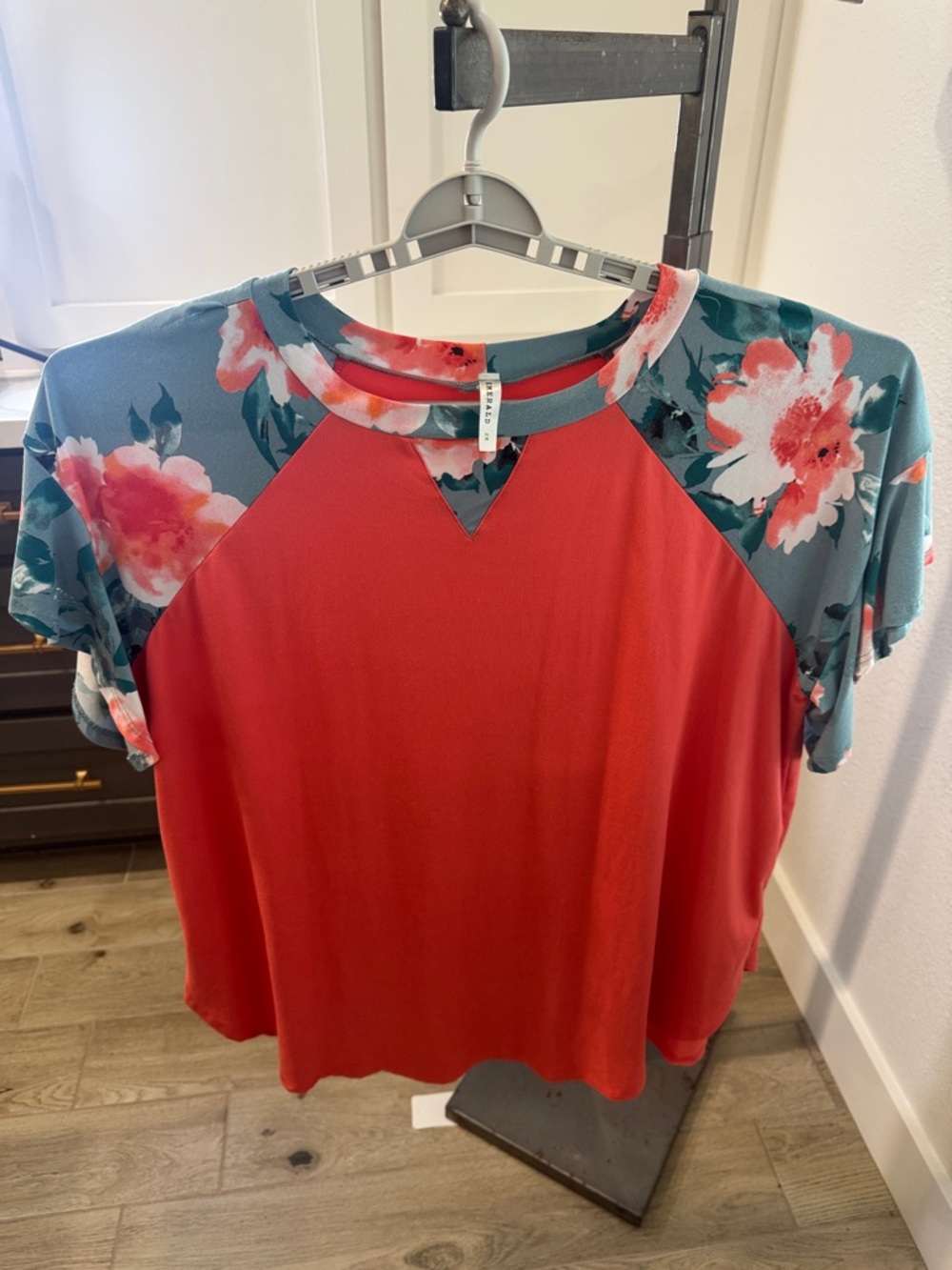 Emerald Coral Dressy Tee with Teal Floral Raglan Sleeves. Size 2X